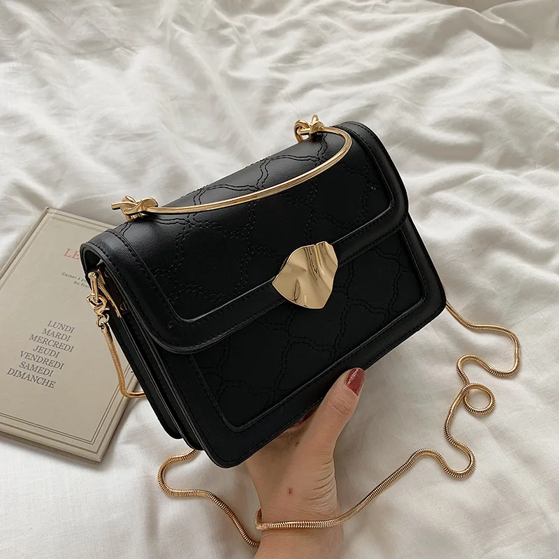 

Female 2019 New Tide Metal BladeChain Joker Single Shoulder Leaning Handbag