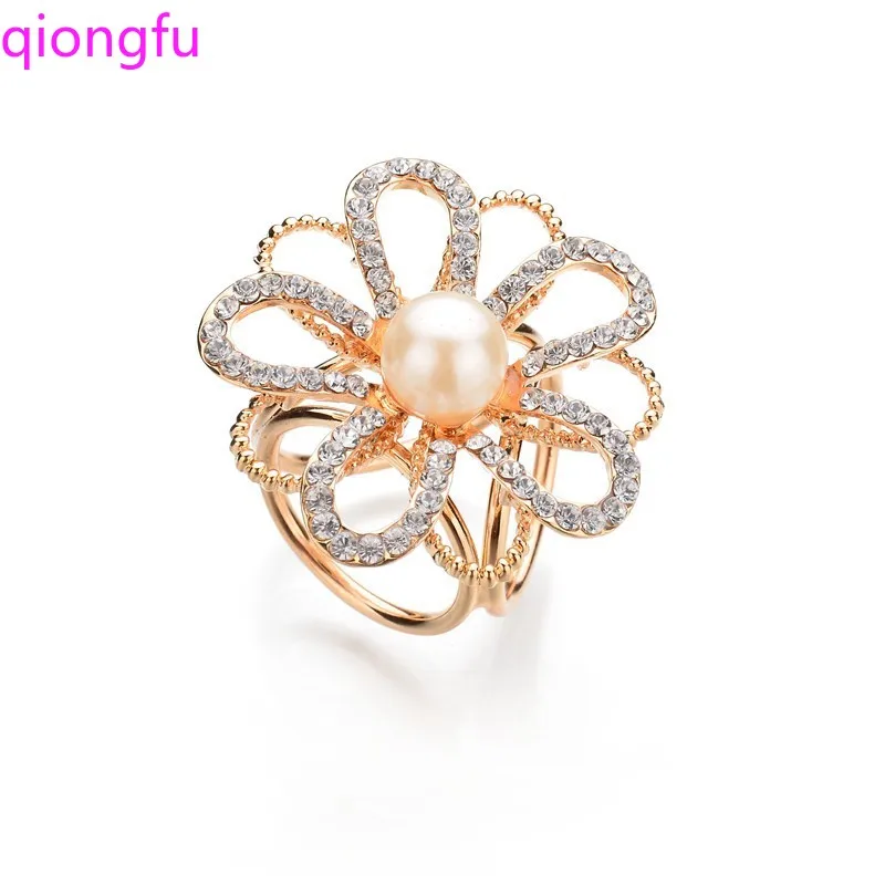 

QIONGFU Transparent Rhinestone Brooch Flower Brooch Hollow Camellia Scarf Buckle Shawl Buckle Square Scarf Buckle