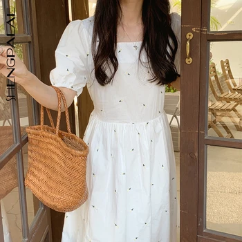 

SHENGPALAE 2020 Summer Vintage Loose High Waist Slim Was Thin Elegant Square Collar Embroidery Small Flowers Maxi Dress ZA4901