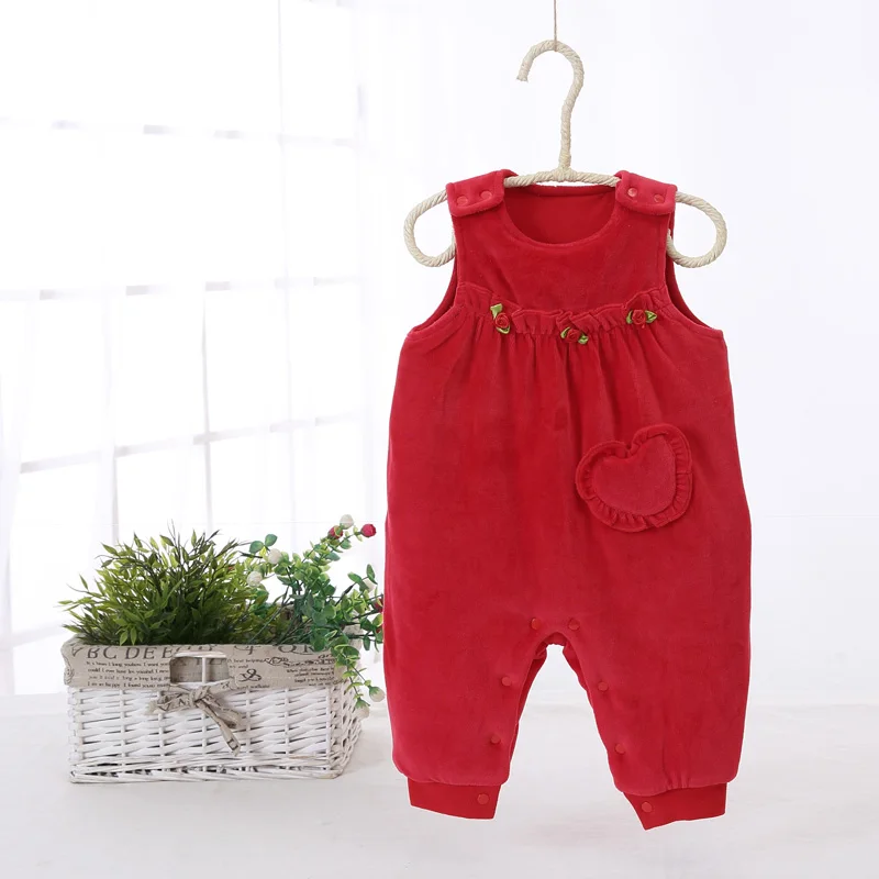 Одежда для малышей; комбинезоны; Комбинезон для маленьких девочек; детские пижамы; детская одежда; комбинезон для малышей; Красный велюровый комбинезон с цветами спереди - Цвет: red