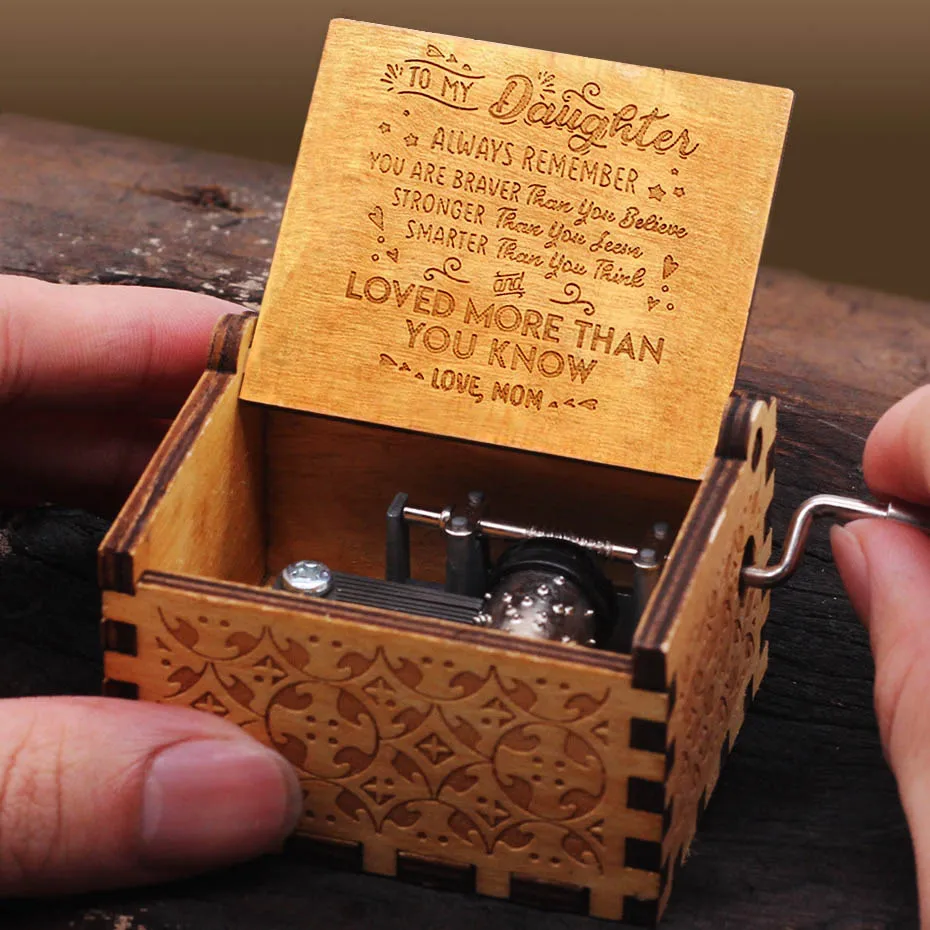 LOVE MOM(DAUGHTER) New Carved Queen Music Box Star Wars Game of Throne Castle In The Sky Hand Cranked Wood Music Box Christmas Gift - Цвет: LOVE MOM(DAUGHTER)