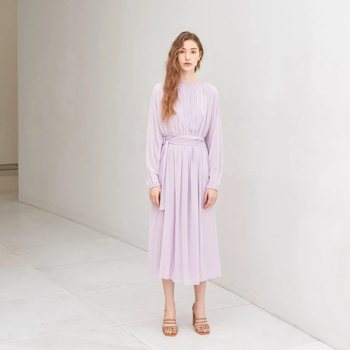 

[Haoduoyi] European And American Minimalist Ladies' Long Sleeve Viscose Chiffon Pleated Waist Hugging Medium-length Dress