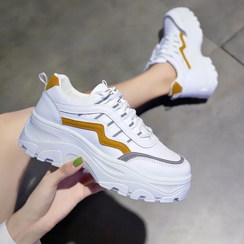 Новинка 2020 года Женская обувь на толстой мягкой подошве Модные белые кроссовки