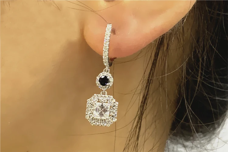 入園入学祝い 18Kホワイトゴールド透かし模様フープデザインイヤー