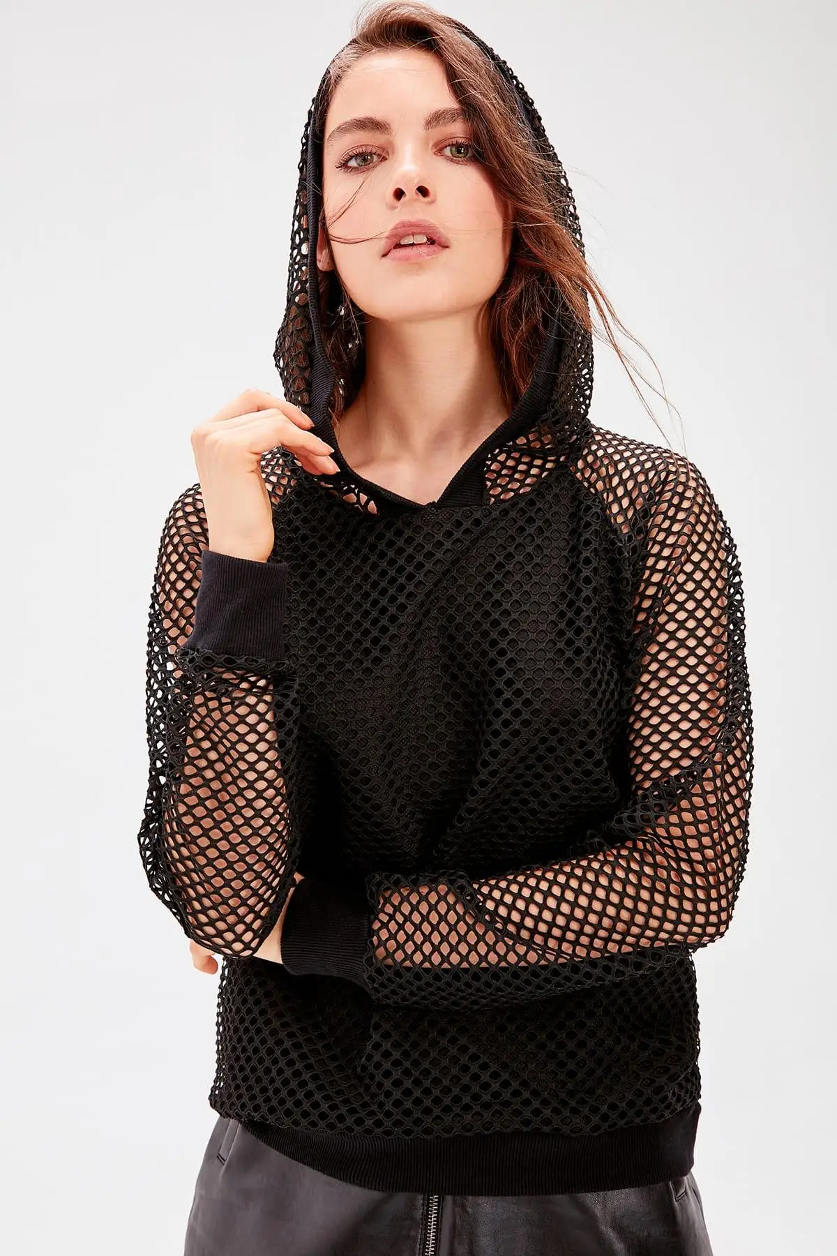 

Trendyol Black Fishnet Knitted Sweatshirt TWOAW20SW0078