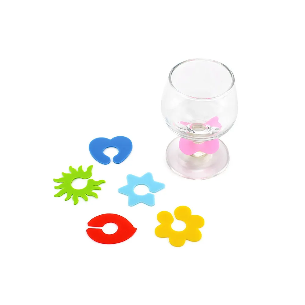 Yardwe 6pcs Silicone Wine Glass Charms Marker Lips Shape Drink Glass Identifiers Markers Mixed