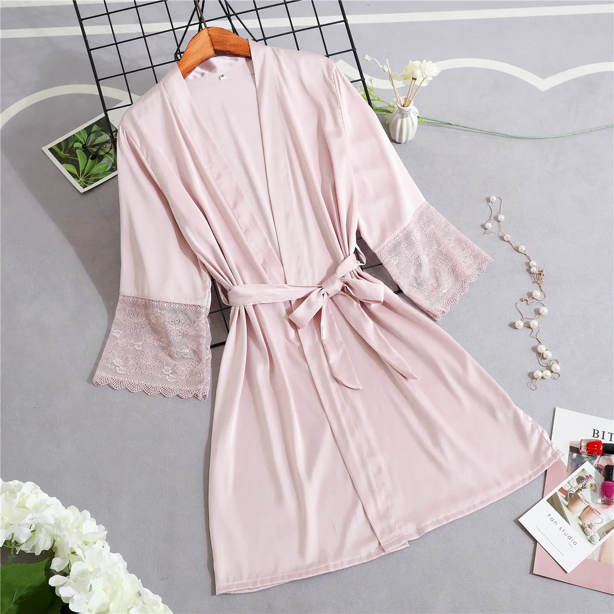 

Elegant Pink Solid Lady Kimono Gown Robe Sexy Lace Three Quarter Sleeve Nightgown Sleepwear Comfortable Soft Satin Wedding Robe