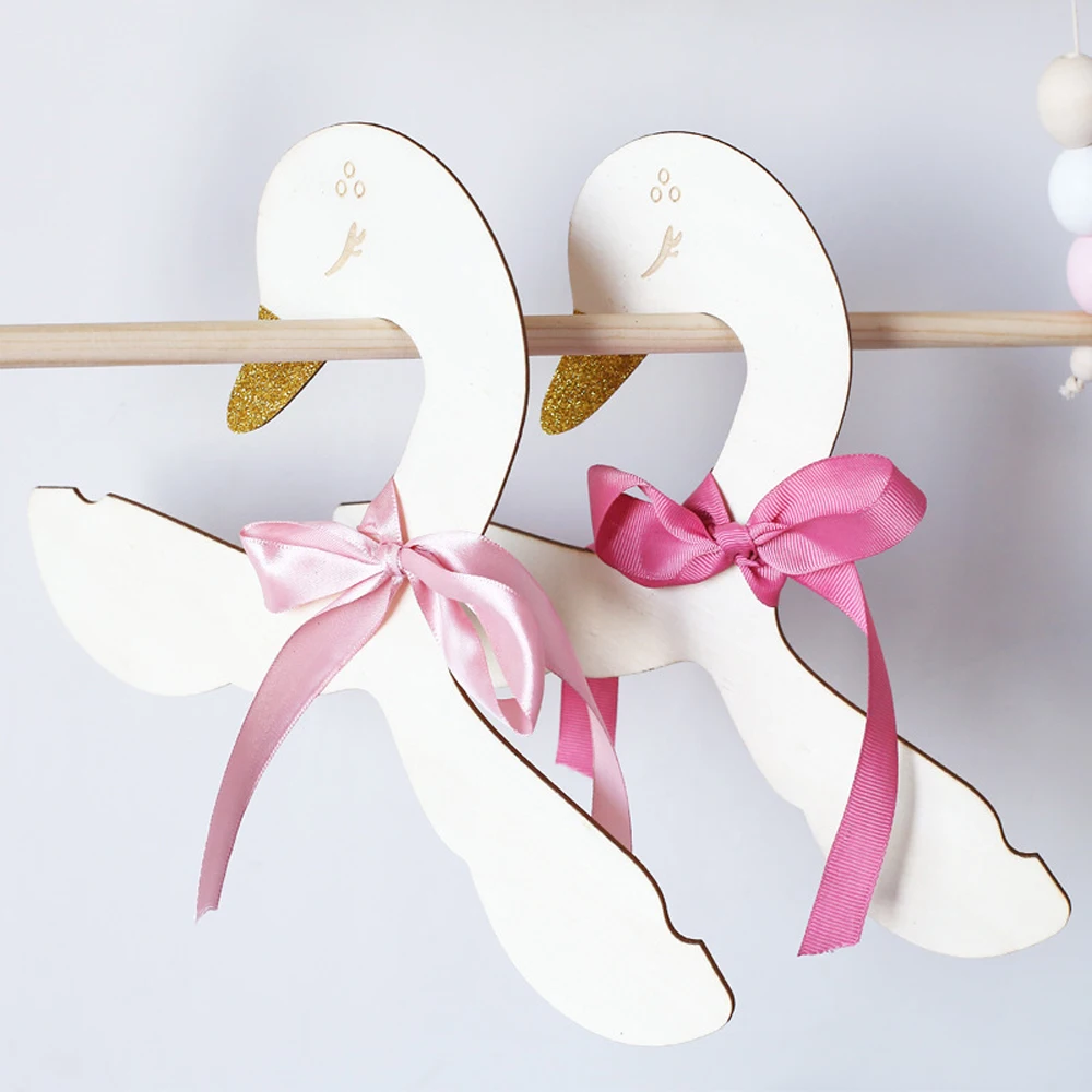 

Europe Style Wooden Clothes Hanger Kids Baby Animal Carton Swan Hanger Rack Home Girls Princess Room Nursery Decor