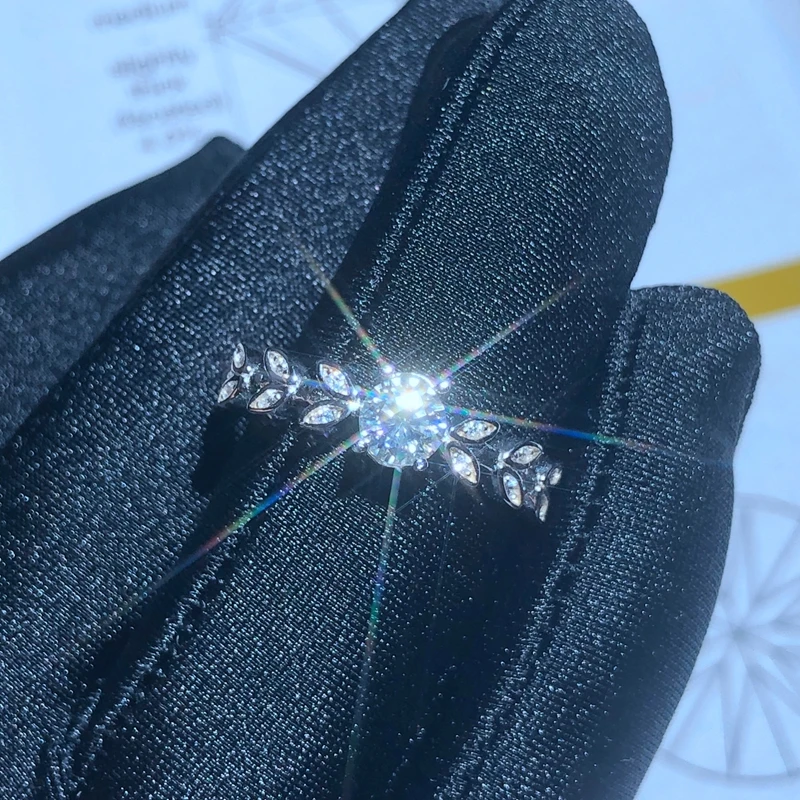 Продукт Продвижение Moissanite 0.5ct твердость 9,3, алмазные заменители, могут быть протестированы инструментами. Популярные ювелирные изделия