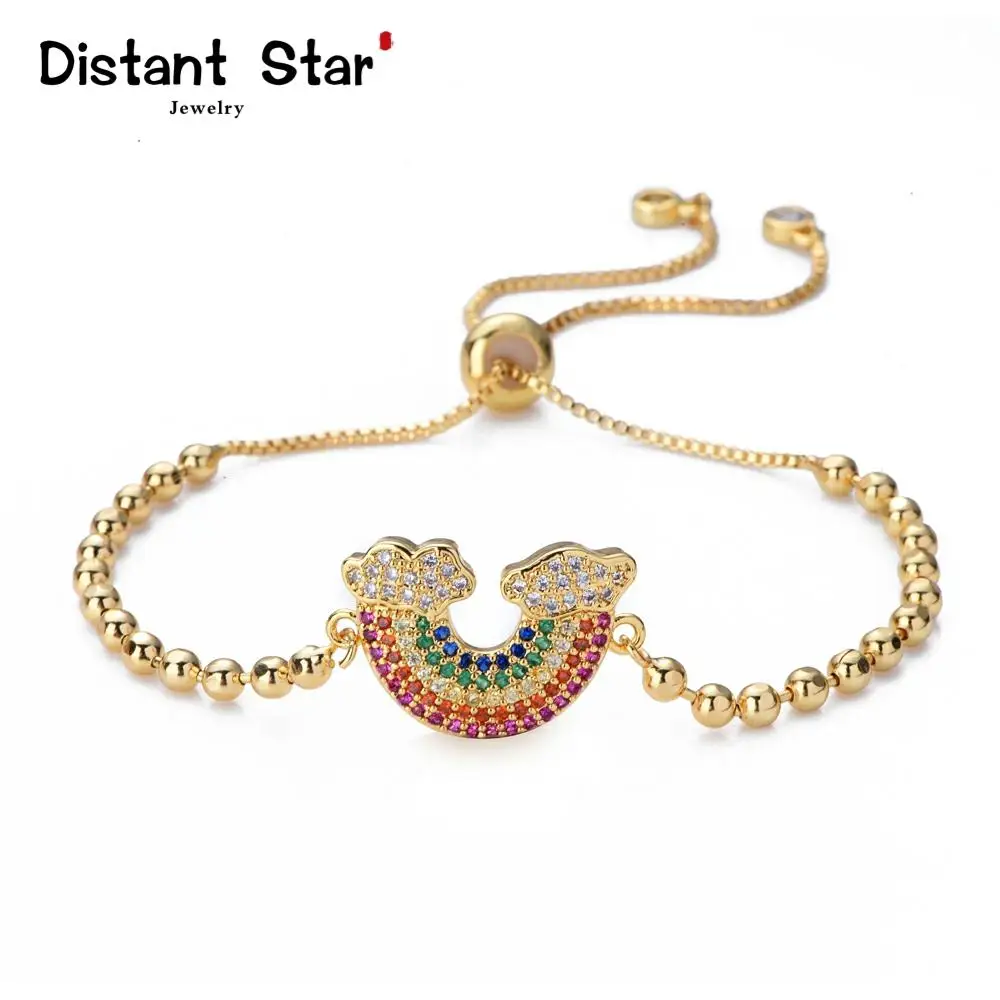 Женский браслет с цепочкой золотистого цвета и радужной расцветки кубическим