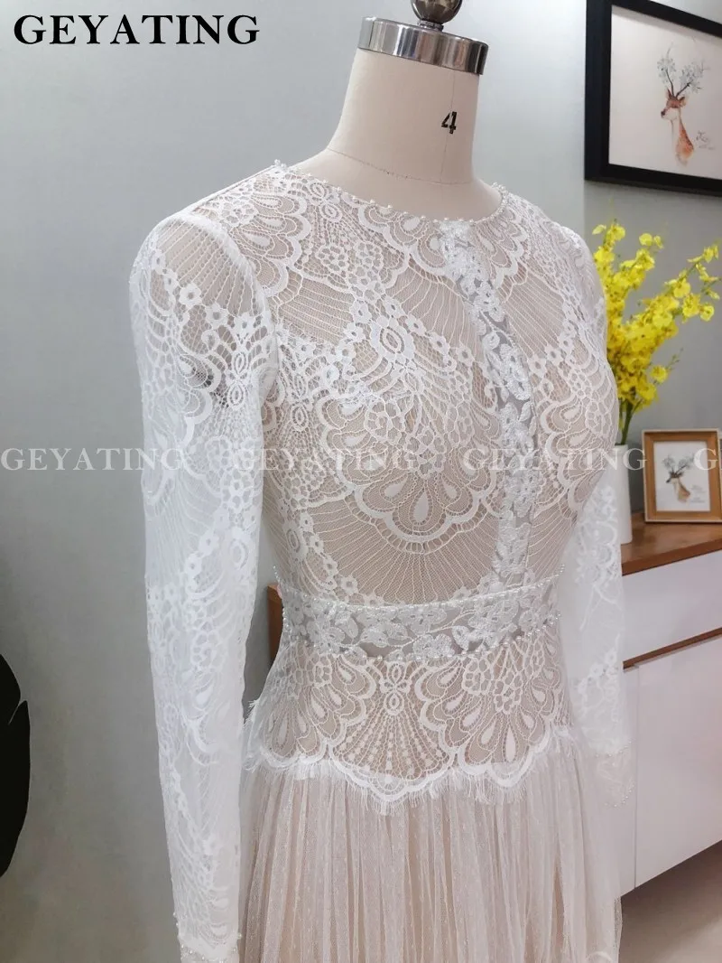 Кружевное свадебное платье в стиле бохо винтажное с длинным рукавом и открытой