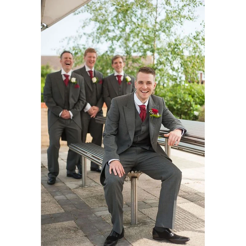 Smoking-Grey-Tailcoat-Men-Wedding-Suit-Slim-Fit-3-Piece-groom-mens-Tuxedo-Groomsmen-Suits-Custom (1)