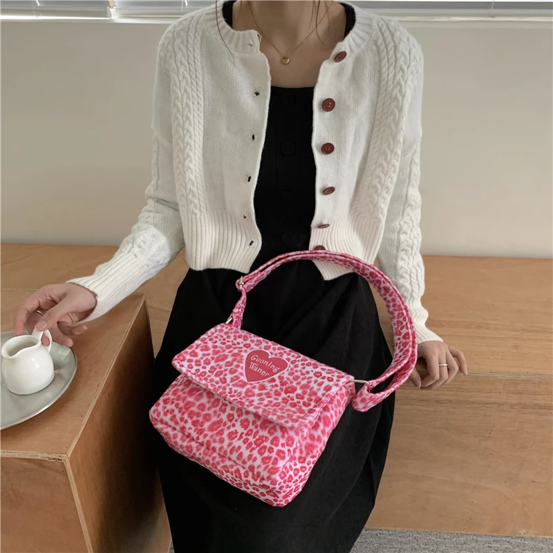 

Elegant Leopard Pattern Ladies Crossbody Bag Soft Plush Female Small Shoulder Bags Vintage Cool Girls Pink Purse Handbags Tote