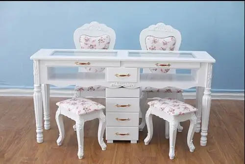 Рисунок 2 - Маникюрный столик