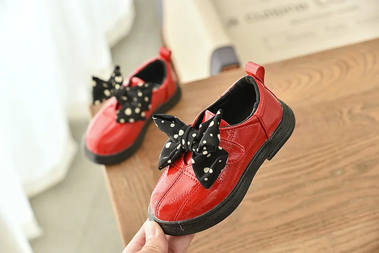 Кожаная обувь для девочек; коллекция 2019 года; сезон весна-осень; детская дышащая обувь принцессы; английская детская Бабочка; черная обувь