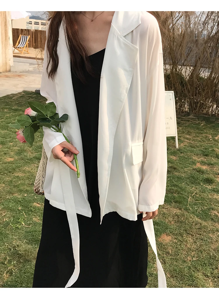 Женское пальто с поясом на ремешке, новинка, вертикальный солнцезащитный шифоновый однотонный черно-белый блейзер, верхняя одежда, большие размеры, очень Сказочный