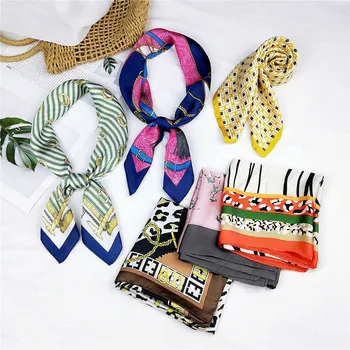 

2020 New Arrival Flora and Animal Print Faux Silk Head Scarf Square Bandana Scarf for women fashion Accessoires Neck Scarf