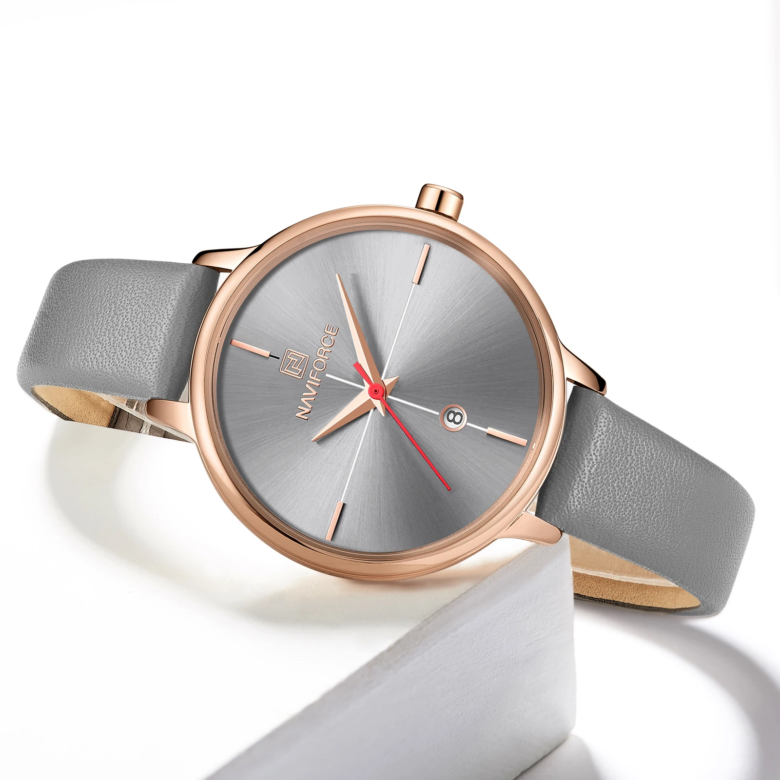 

NAVIFORCE Brand Women Watches Top Luxury Quartz Analog Clock Leather Strap Simple Casual Ladies Watch Relogio Feminin Waterproof