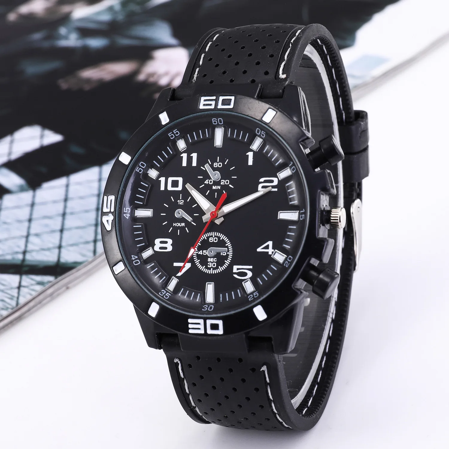 

Fashion Car Line Top Grade Men Classic And Casual Watch Silicone MEN'S Watch