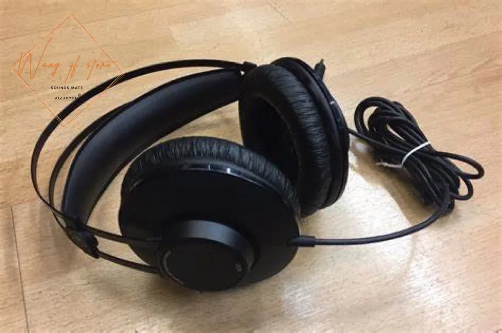 AKG K52 4