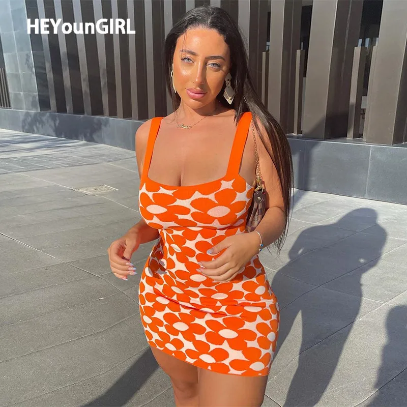 Женское трикотажное платье-трапеция HEYounGIRL желтое повседневное облегающее