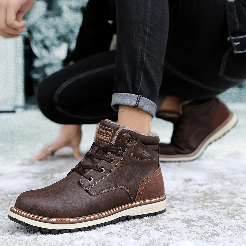 Baratos Botas de invierno para hombre con piel 2019 botas de nieve de tobillo cálido para hombres zapatos de cuero genuino calzado masculino moda de goma andador pico