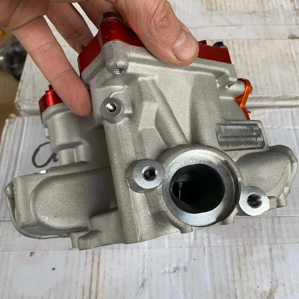 Cylinder head 4 valves for Yamaha NMAX155 MIO125 with camshaft rockers