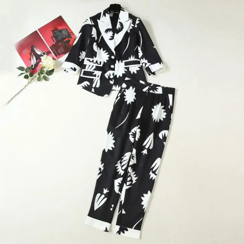 

Red RoosaRosee European American Designer Women 2 Piece Set Autumn Black-and-white Flower Print Long Sleeve Blazer + Pants Suit