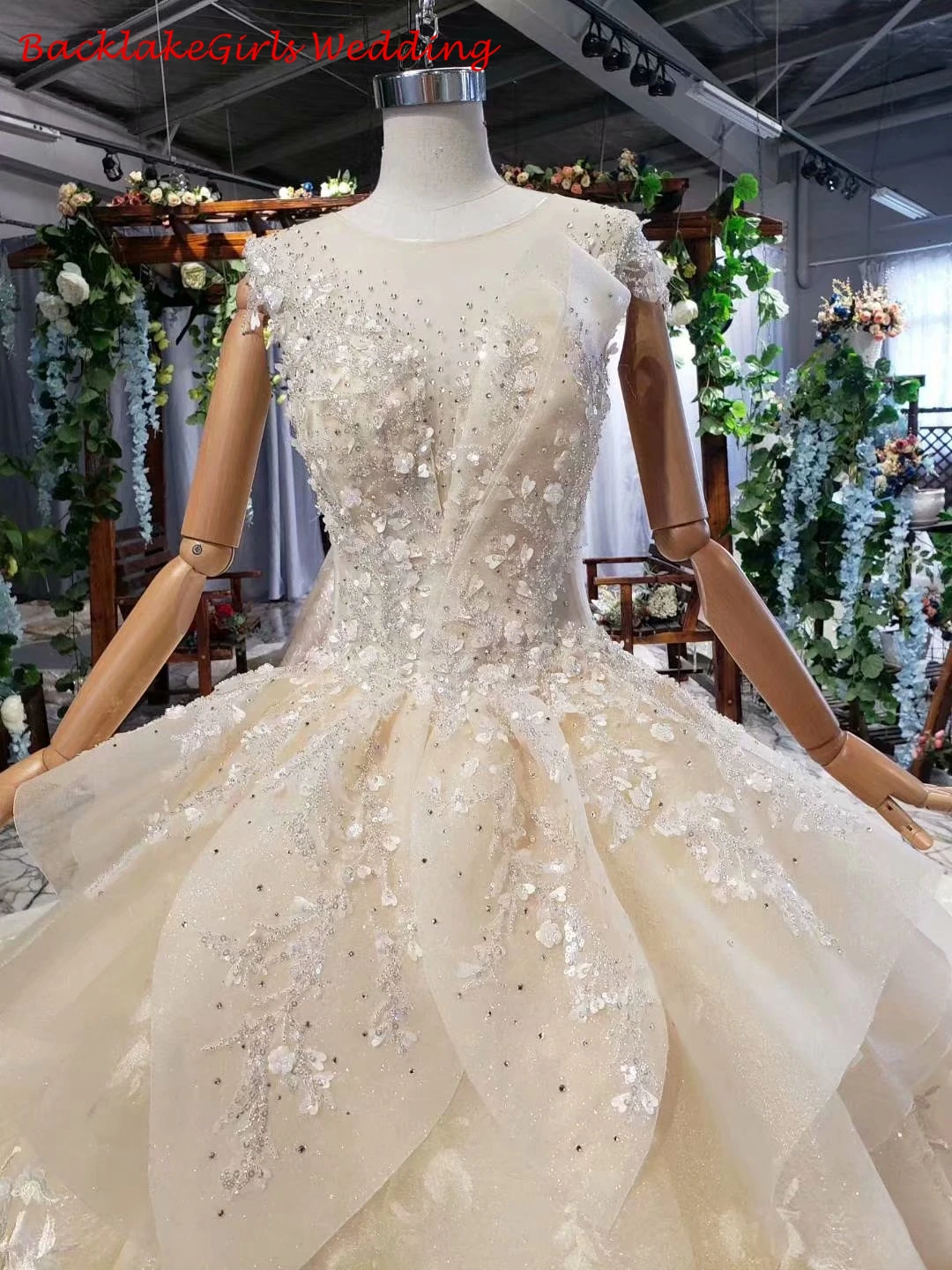 Real Photo Embroidery Wedding Dress Luxury Crystal Bridal Dress Custom Royal Train Ball Gown Sparkly Lace Wedding Gown