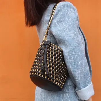 

Luxury Crossbody Bags for Women 2020 Chic Ladies Fashion Woven Chain Shoulder Bags Outdoor Mini Bucket Bags
