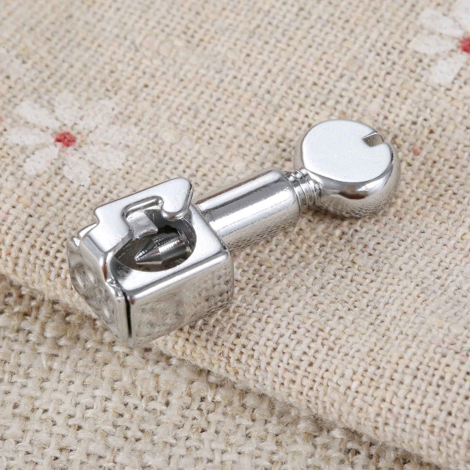 Игольчатый зажим с винтом для Singer TA11034000 Bernette H70 Europro13520/8260 /Juki K85/eversew Sparrow/Husqvarna Viking |