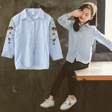 Детские блузки для девочек; коллекция года; рубашка с цветочной вышивкой для подростков; хлопковая школьная форма в синюю полоску; школьные рубашки для девочек; одежда для малышей