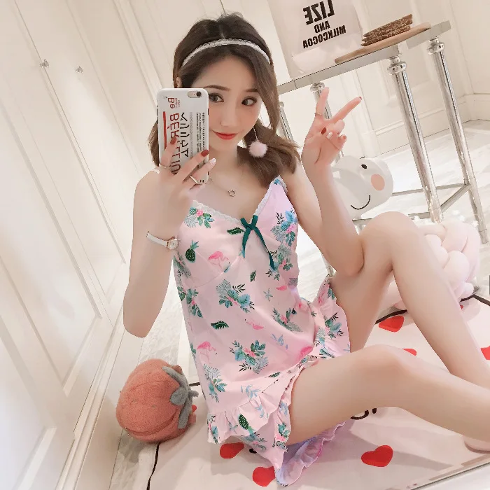 

2019 Summer Sexy Spaghetti Strap Pajamas Ladies Home Leisure Suit + Chest Pad 180 Grams