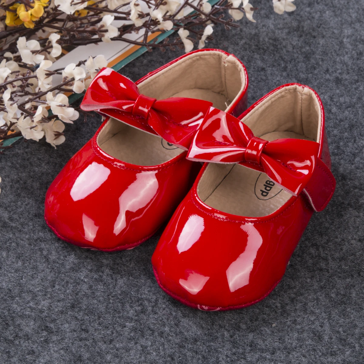 Newborn Baby Girl Anti-slip Bling Crib Pram Shoes Bow Solid Leather Soft Sole Prewalker Hot