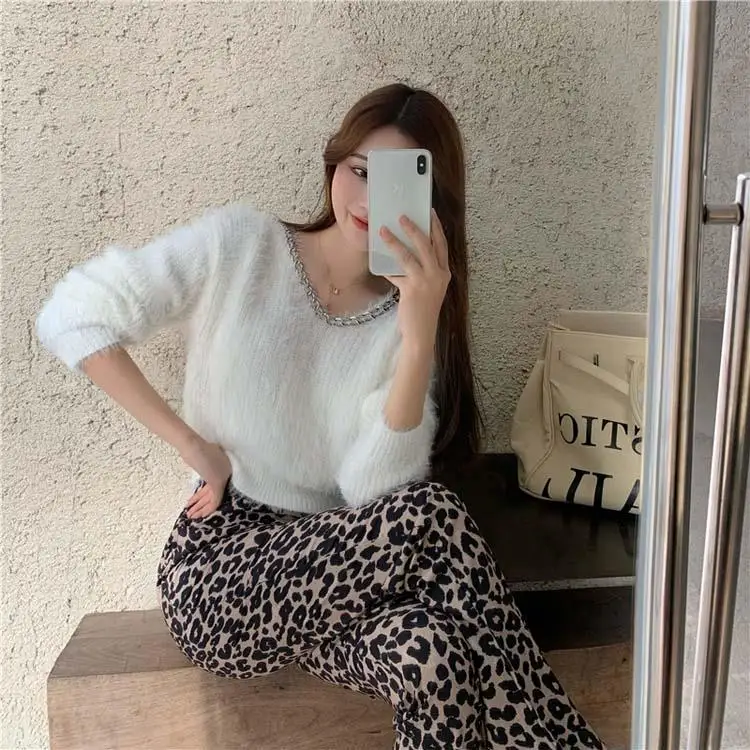 2022 Short Sweater Top Winter Korean Soft Waxy Texture Metal Chain V-neck Knitted Pullover Long-sleeved Office Ladies Clothing cable knit sweater