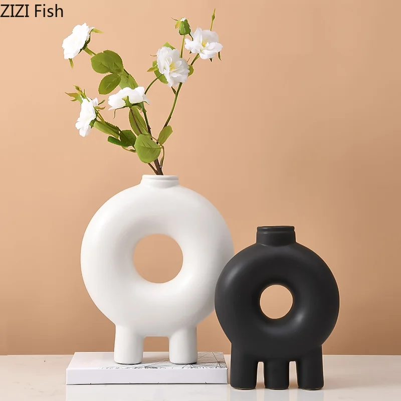 

Creative Ceramic Vase Hollow Art Black and White Abstract Geometry Round Shape Handicraft Ornaments Flower Vase Home Decoration