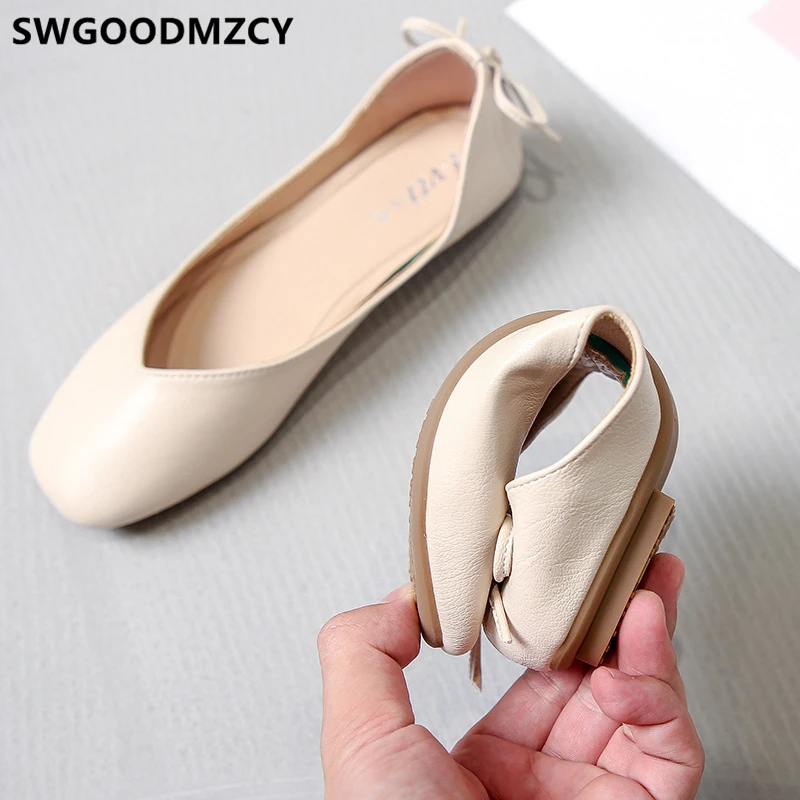 

Туфли женские кожаные на плоской подошве, лоферы, удобная весенняя обувь, модные повседневные, большие размеры 43