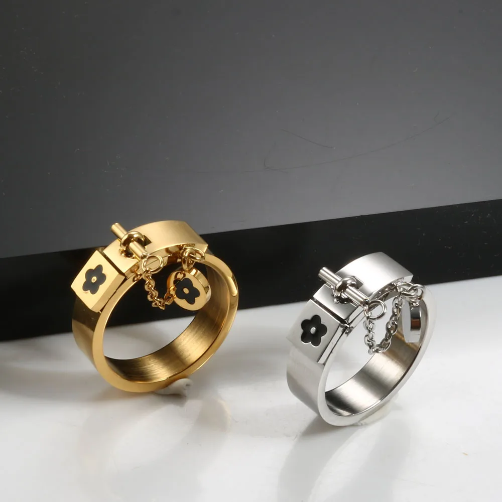 Gold Rings Stainless Steel Rings Finger Rings Luxury Gold Color Stainless Steel Ring Lucky Flower Charm Rings Jewelry Gift For Women Girls Wedding Party Finger Rings