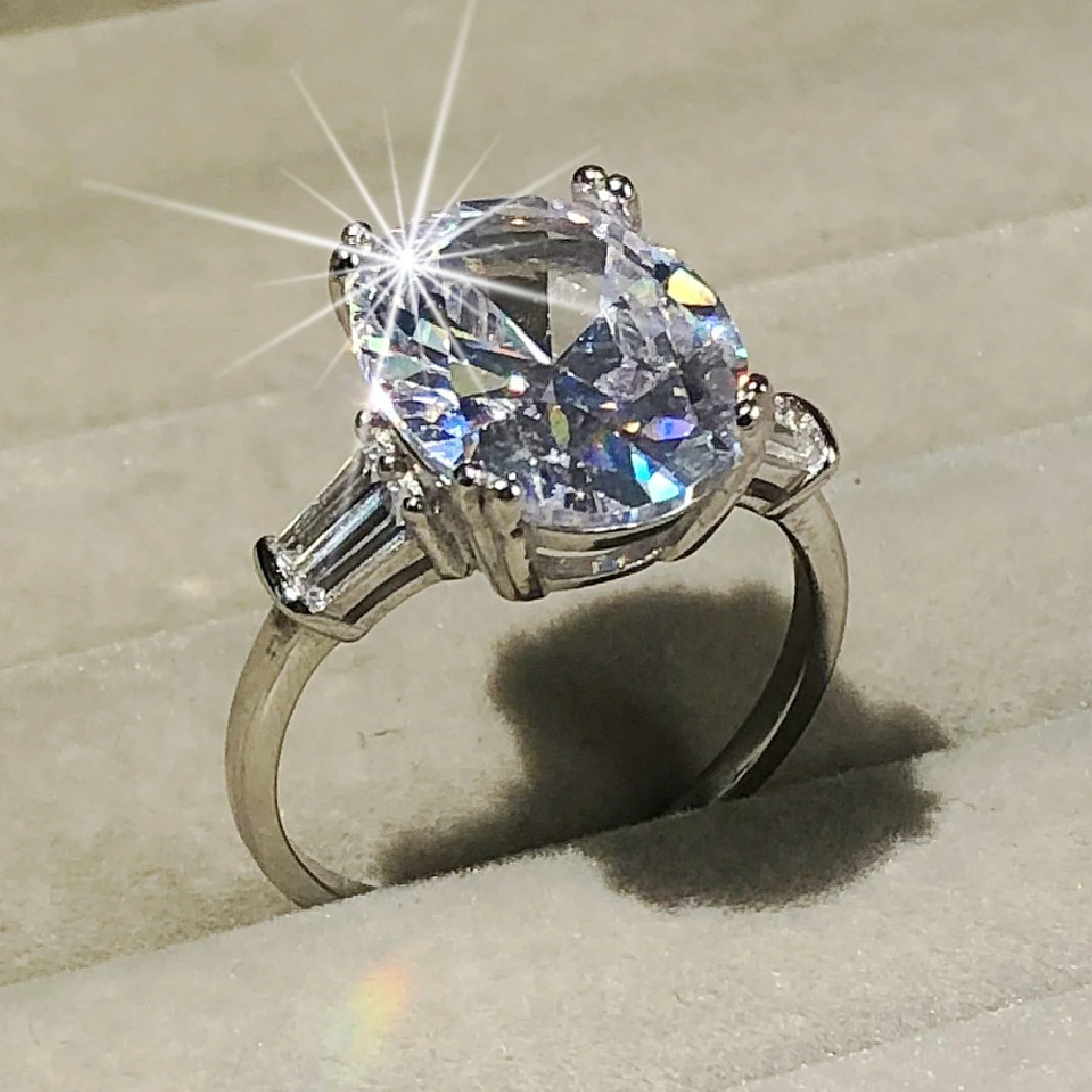 Роскошные кольца из стерлингового серебра 925 пробы с овальной огранкой 4CT с искусственным бриллиантом для женщин, кольцо для вечного помолвки, брендовый набор, хорошее ювелирное изделие, подарок