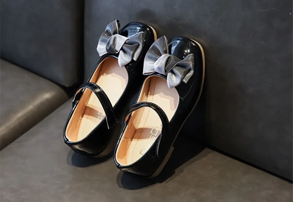 Детская Весенняя модная обувь из искусственной кожи для девочек; обувь с милым бантом для маленьких девочек; размер 21-36; обувь с открытым носком для маленьких принцесс