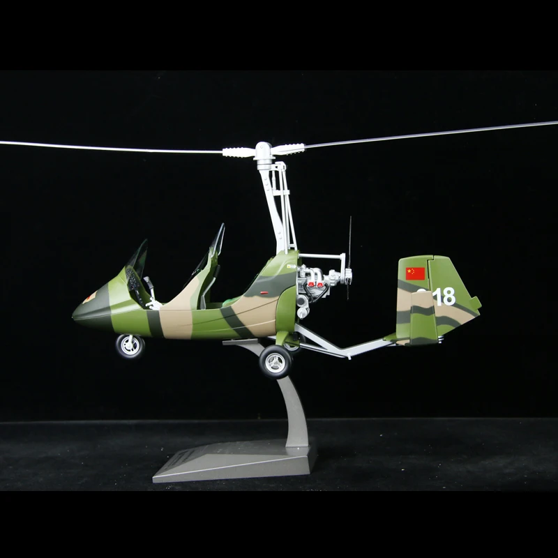 

Diecast 1/16 Aircraft Helicopter Rotorcraft Model Alloy Material Aerial Landslide Collection Desktop Decoration Holiday Gift