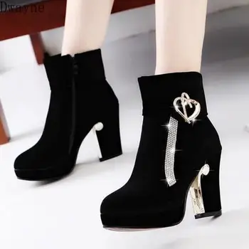 

2020 autumn and winter new female round head thick with rhinestone platform waterproof platform Martin boots