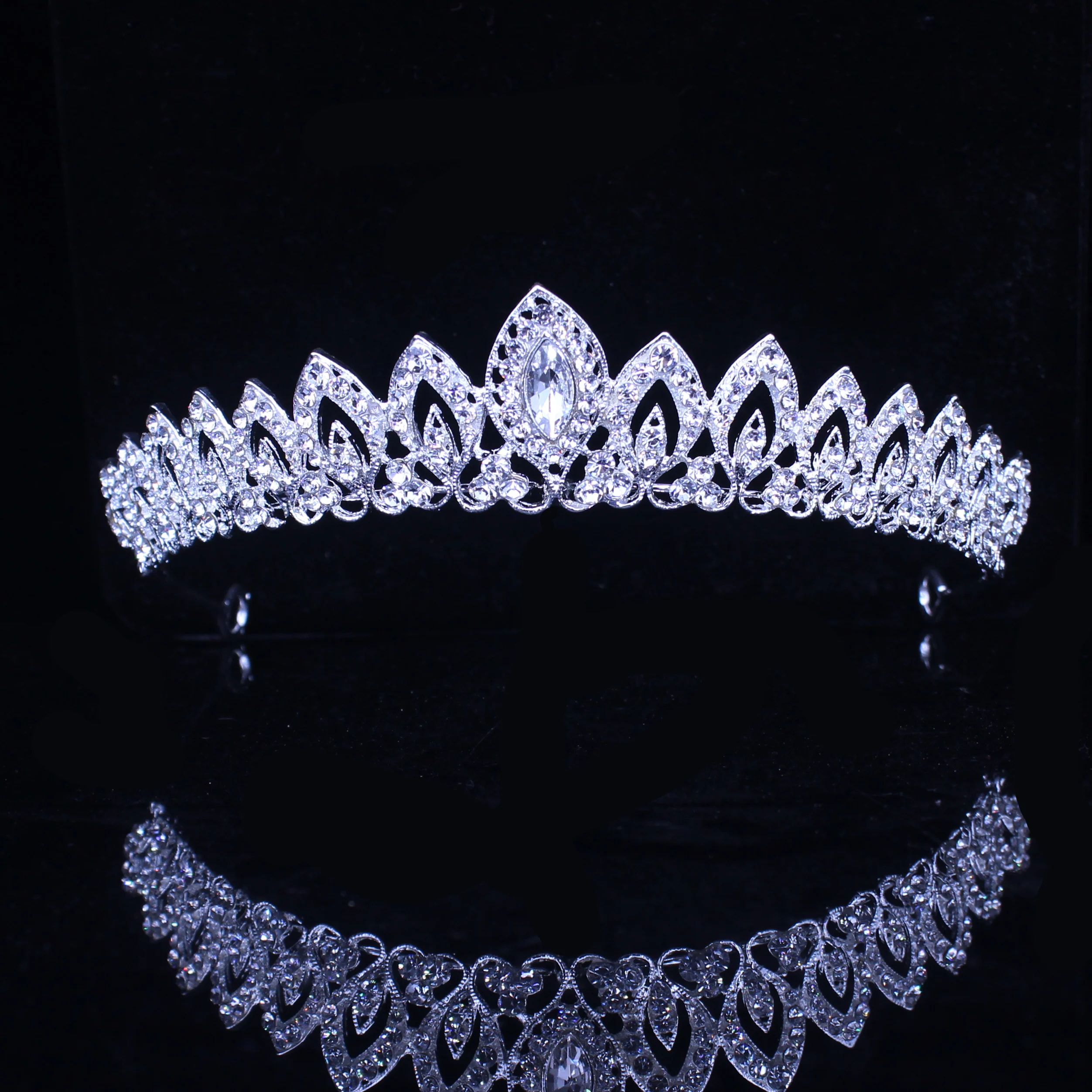 Diadème Mariage Femme Diadème Princesse Cristal Yeenano - Couronne Strass  Argenté - Pour Mariages, Fêtes Et Photos - Femmes Et Filles Couronne Strats  Fête, image size:2504x2504