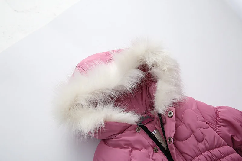 Утолщение Утепленная одежда куртки для девочек осень и На зимнем меху воротником для девочки, детская одежда, куртка с капюшоном в стиле casual с молнией Пальто для девочек 2-4 года детская одежда