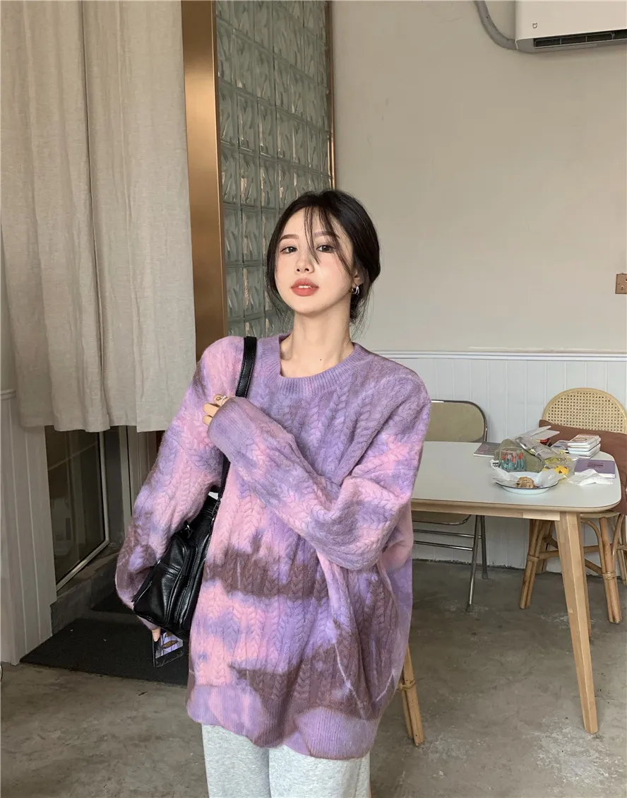 

2020 autumn and winter new tie-dye pullover women loose Korean style outer wear lazy purple knitted twist is thin and versatile