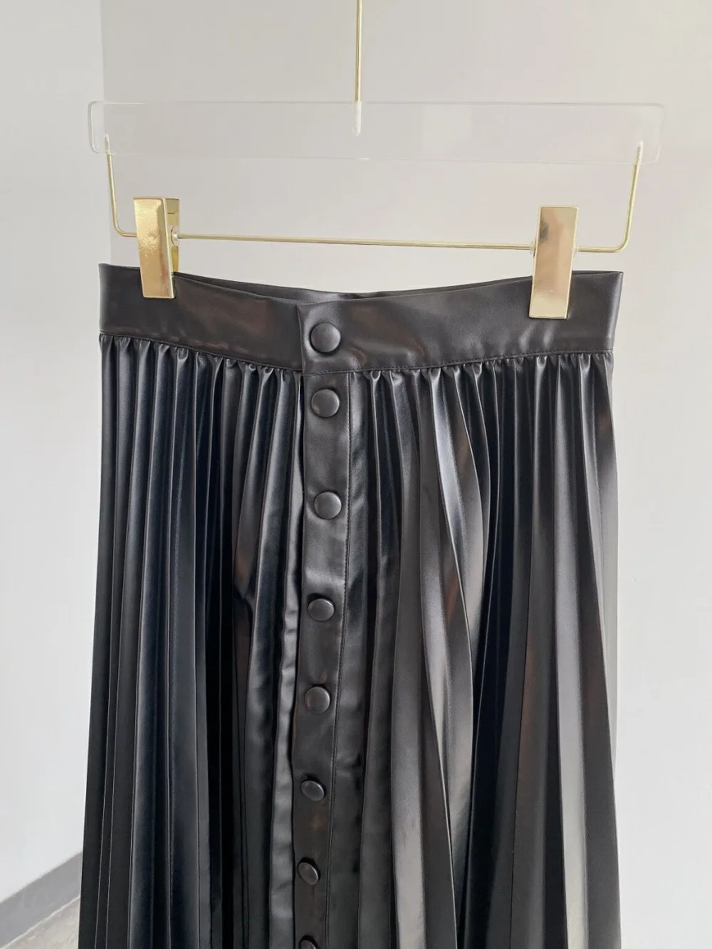2020 AW Cool BLACK Pu Leather Asymmetric Midi Skirt High Waist Front Buttons Fashion Pleated Skirts
