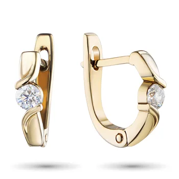 

Earrings in yellow gold with a diamond
