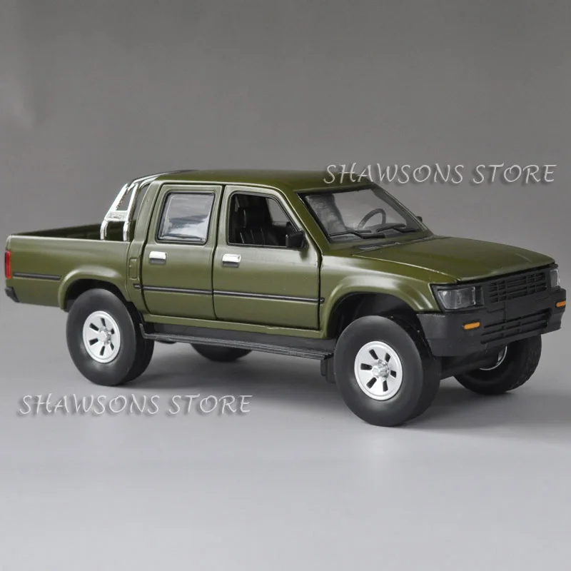 

Diecast Metal 1:32 Car Model Toys Toyota Hilux SUV Pull Back Replica Sound & Light