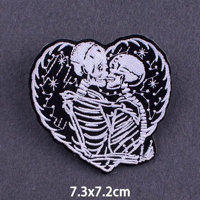 ZEGIN De Bloeden Schedel Vlinder Patch Geborduurde Applique Badge Ijzer Op Naai Embleem