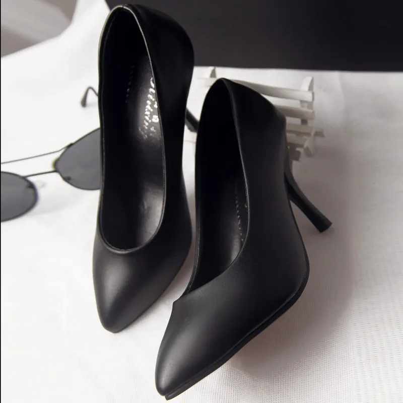 

Shoes Women's 2016 Spring Summer New Style Pointed-Toe High Heel Shoes Black And White with Pattern Thin Heeled Work Shoes Four